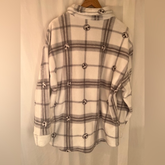 ‼️5/$25 SALE‼️Nightmare Before Christmas button up fleece shirt size XL - Picture 7 of 7